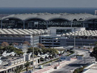 Den bästa Alicante flygplatstransport du kan hitta. Punktlighet, komfort, säkerhet. Den bästa taxistjänsten för Orihuela Costa, Guardamar, Ciudad Quesada och Torrevieja